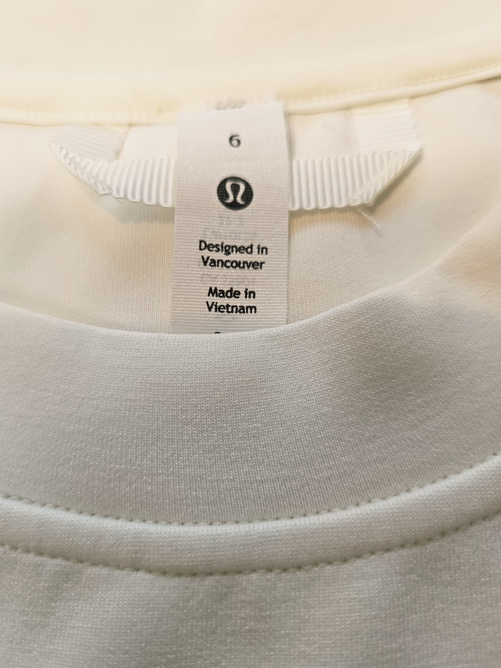 Lululemon Softstreme Back In Action Dress Lemon Sorbet Cream Mini Size 6 LW1DLSS - Picture 10 of 16